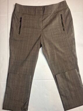 Suzy Shier Pants - Size 9/10